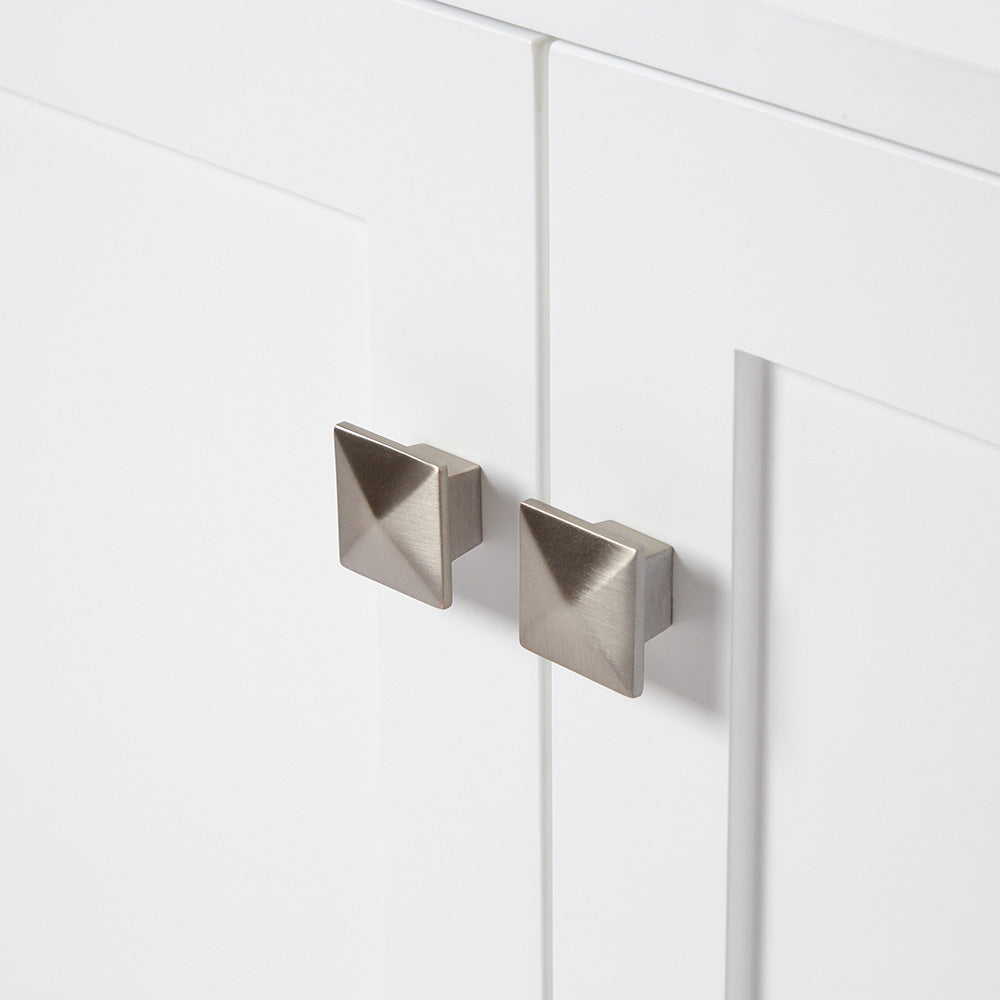 Beckford 36-inch White base cabinet on detail 2