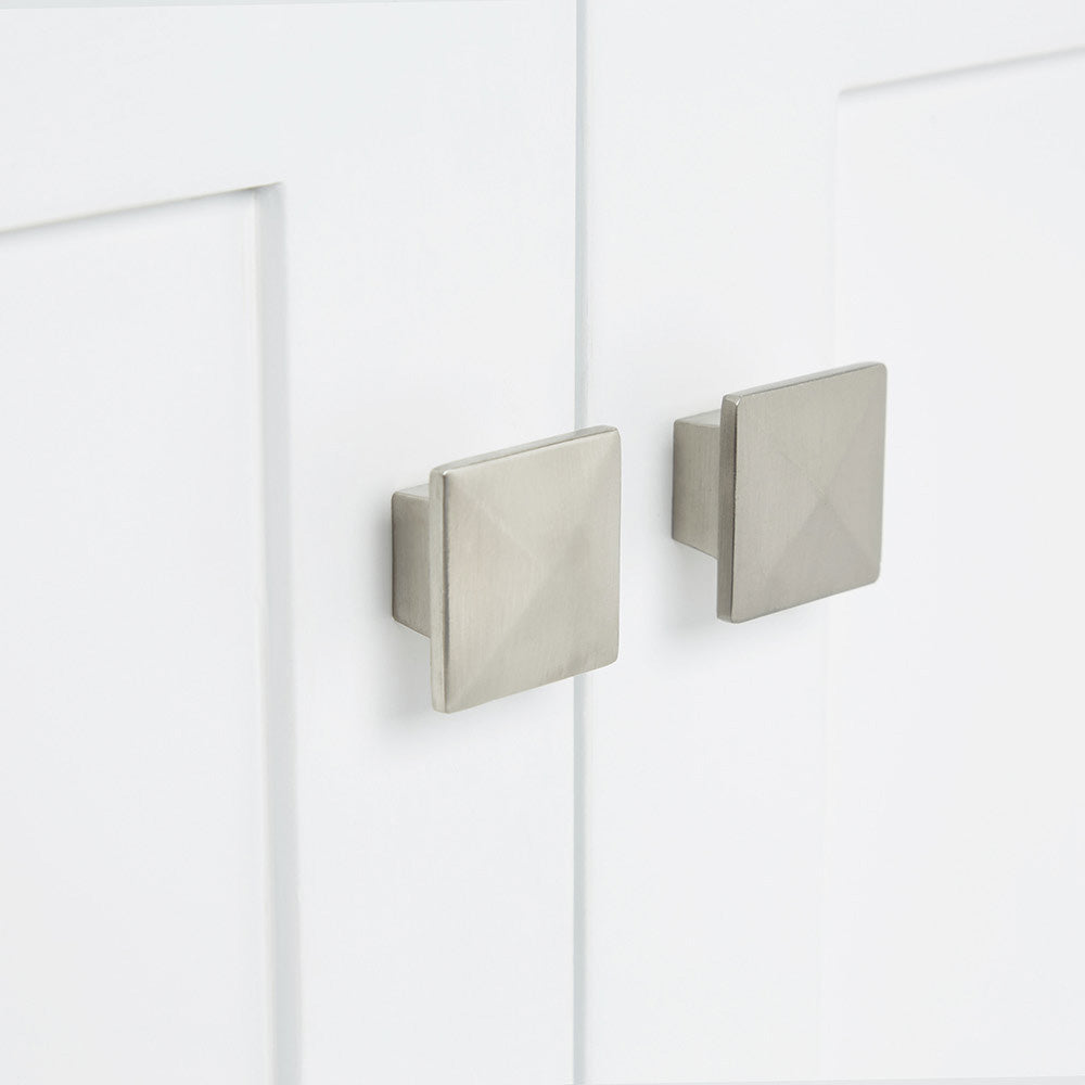 Beckford 42-inch White base cabinet on detail 2