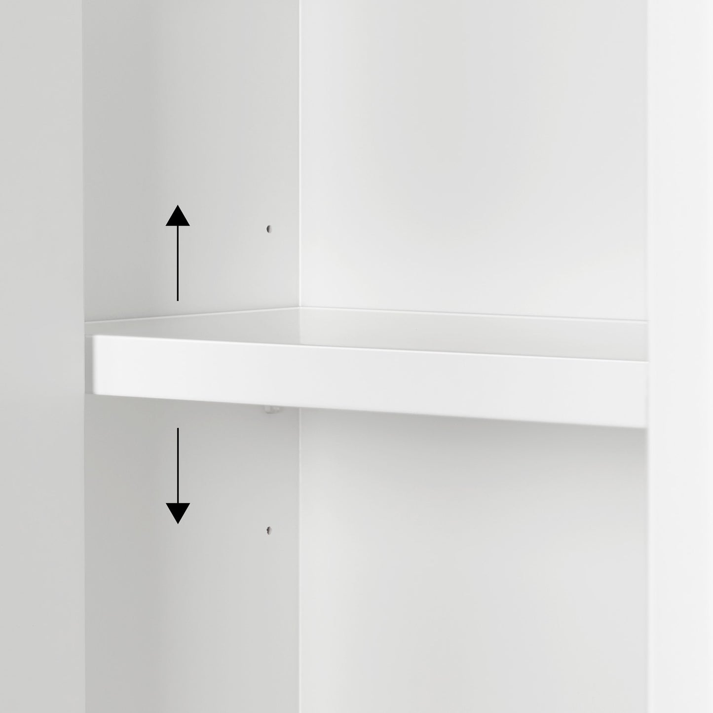 Isabella 3123-inch White base cabinet on detail 1