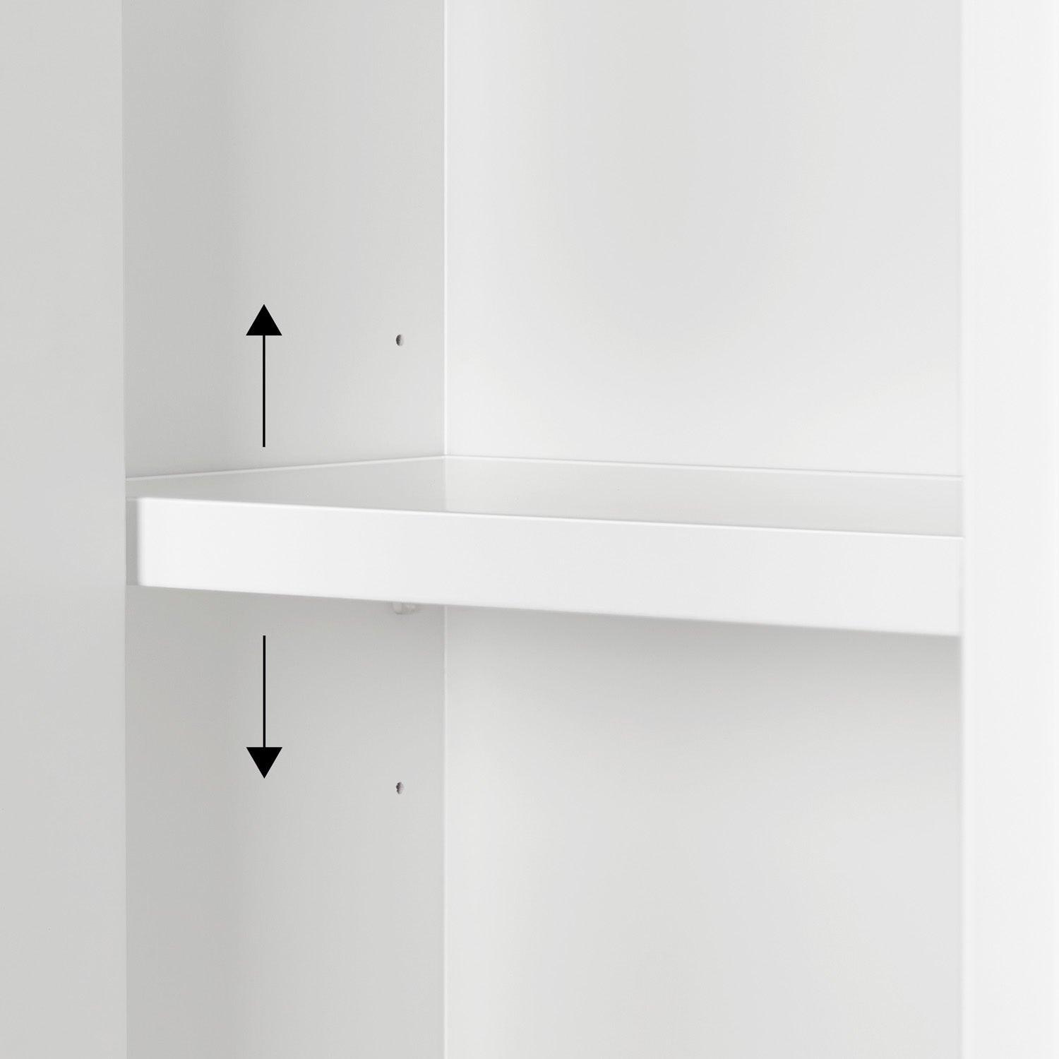 Isabella 3123-inch White base cabinet on detail 1